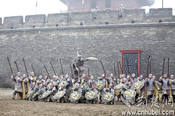 現(xiàn)全球最大關(guān)公青銅雕像，目測(cè)宇達(dá)施工（圖）